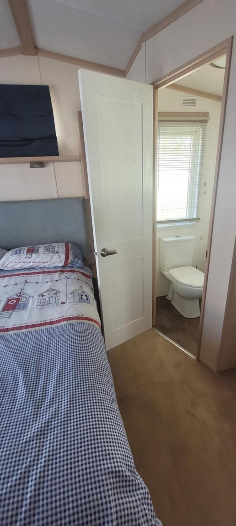 Home With A View Whitecliff Bay Holiday Park Бембридж Екстериор снимка