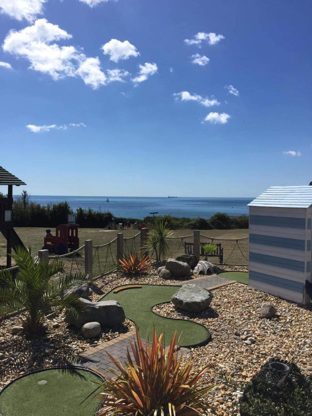 Home With A View Whitecliff Bay Holiday Park Бембридж Екстериор снимка